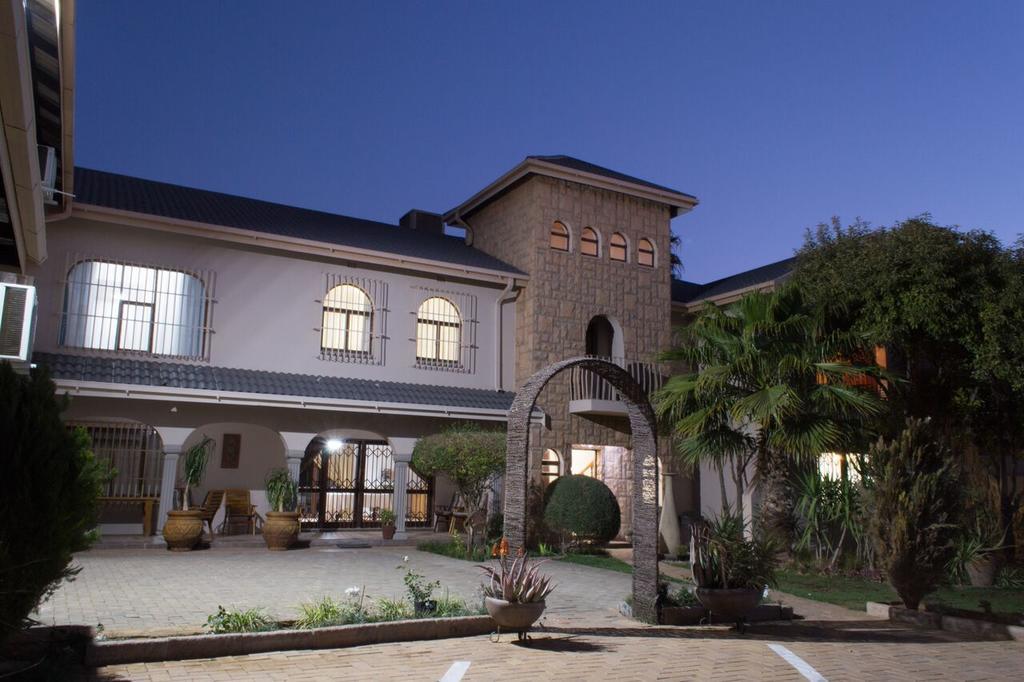 Tuscany Vryburg Exteriör bild