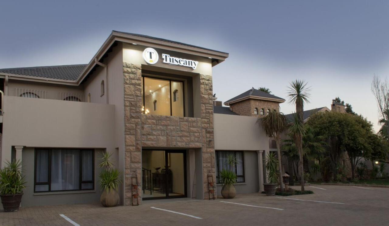 Tuscany Vryburg Exteriör bild