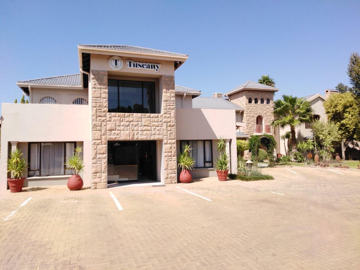 Tuscany Vryburg Exteriör bild