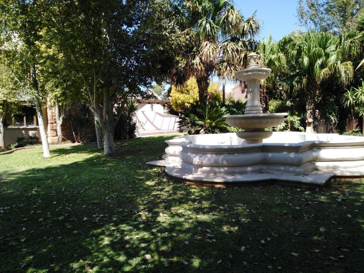 Tuscany Vryburg Exteriör bild